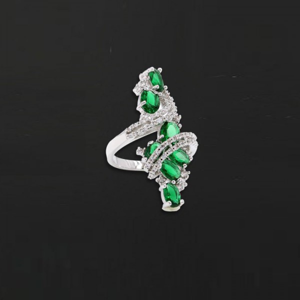 Jeulia Vintage Twist Created Emerald Alloy Ring