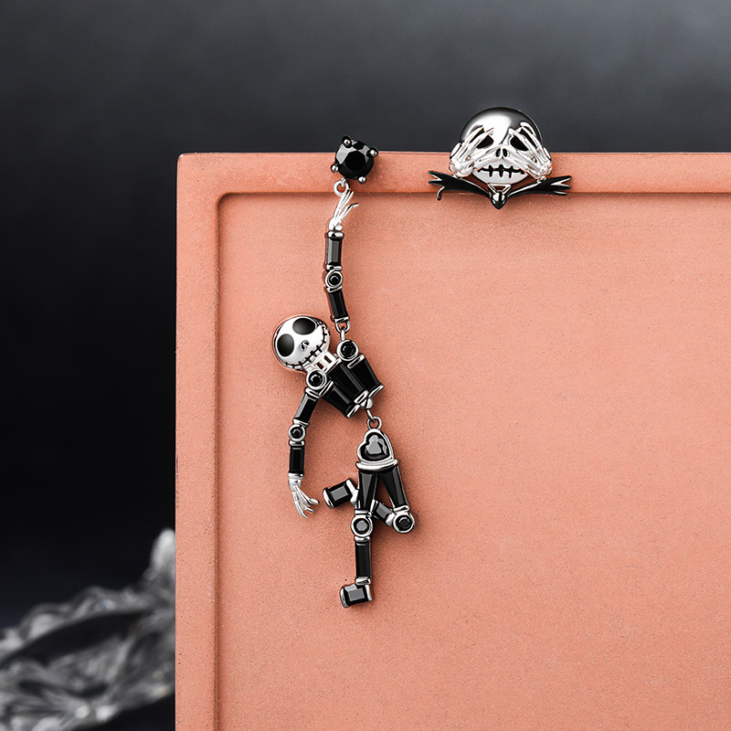 Jeulia "Halloween Fun" Skull Design Sterling Silver Asymmetrical Earrings