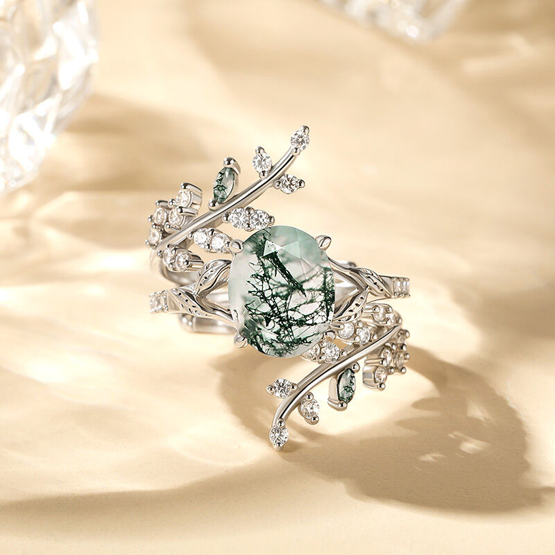 Oval Engagement Ring is the Must-Have Trend