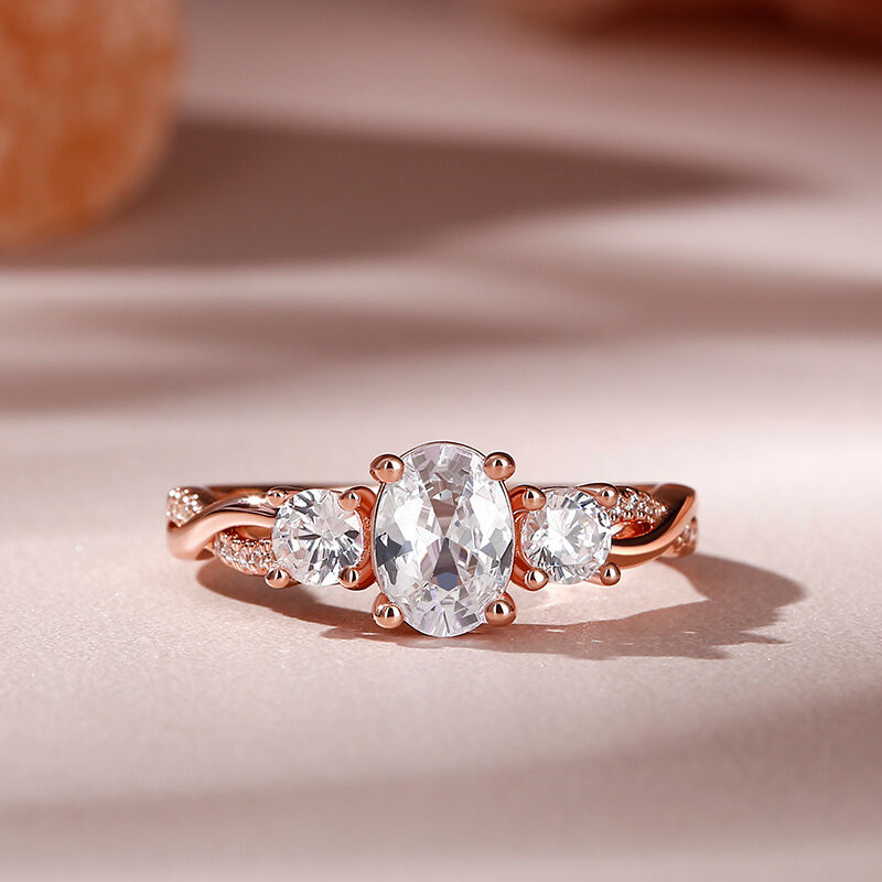 What Engagement Rings Are in Fashion for 2026?