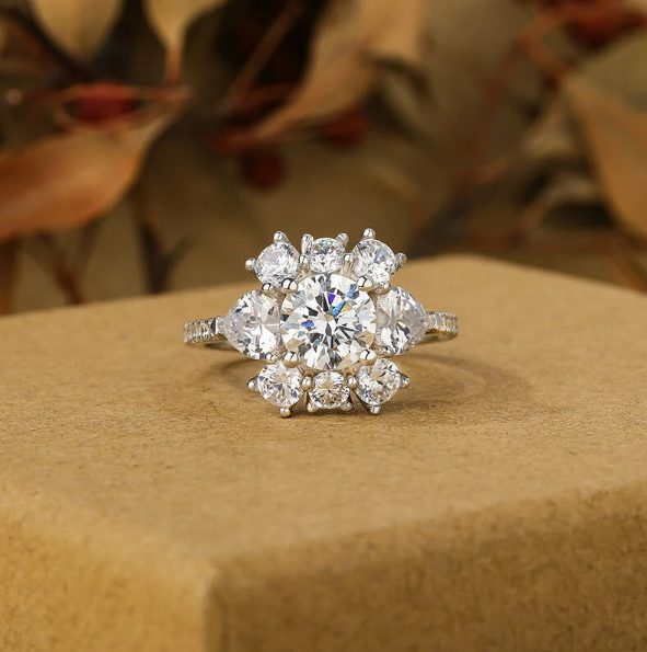Floral Engagement Rings – A Guide to Modern & Vintage Blooms