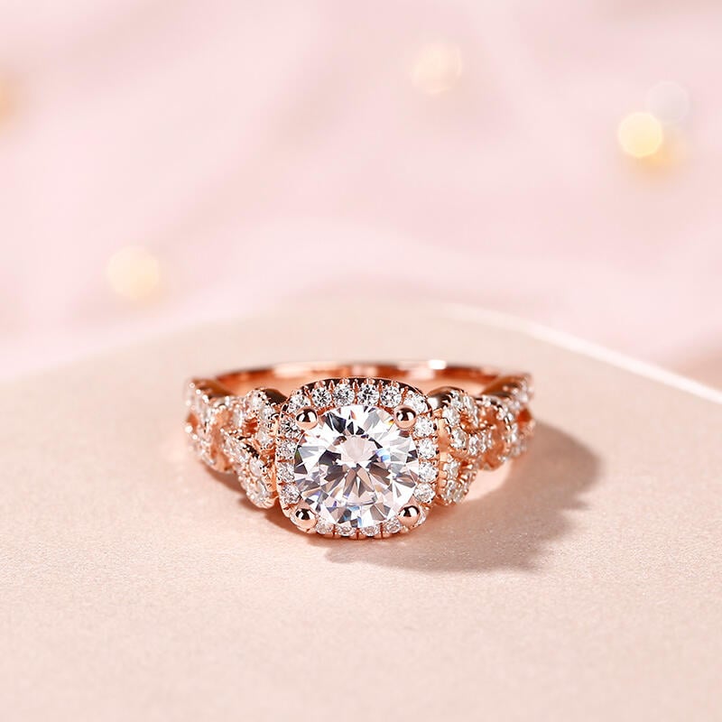 Vintage Halo Round Cut Engagement Ring