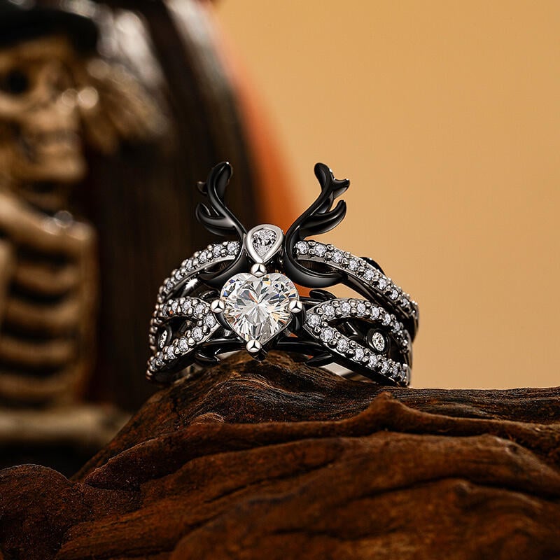 Black Thorn Heart Ring Set