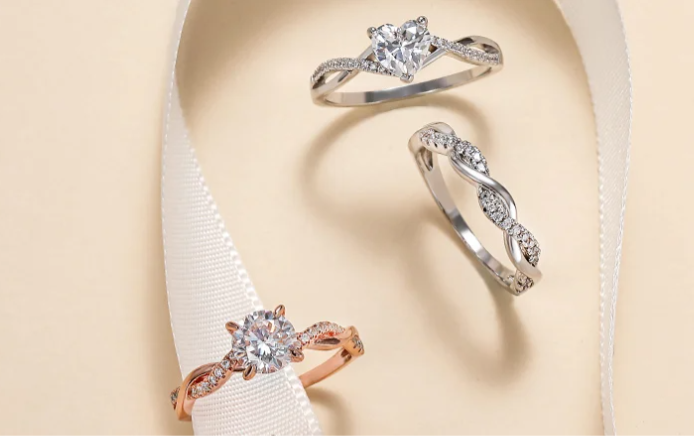 Promise Ring vs Engagement Ring: What’s the Difference?