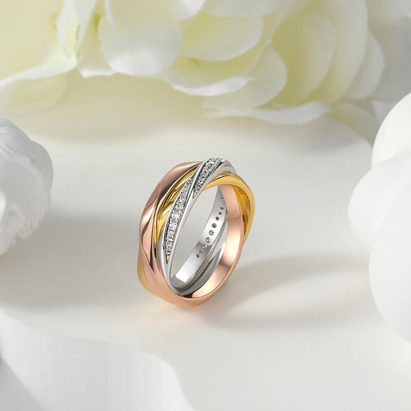 Mixed Metal Jewelry: How to Style It Like a Pro