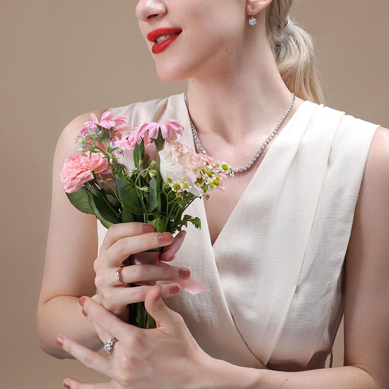 The Golden Standard: A Guide to Navigating Gold Jewelry in the USA