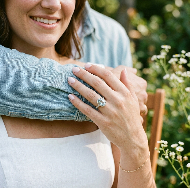 Lab-Grown vs. Natural Aquamarine: Which is Best for Your Engagement Ring?