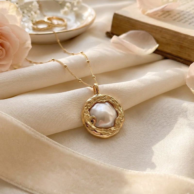 Gold Baroque Pearl Pendant Necklace